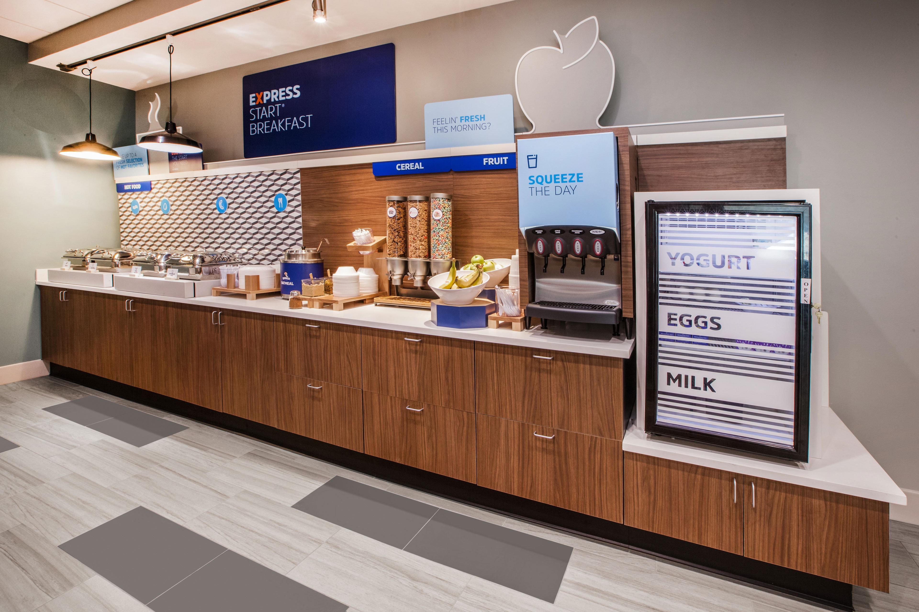 Holiday Inn Express Hotel & Suites Terre Haute By Ihg Екстер'єр фото