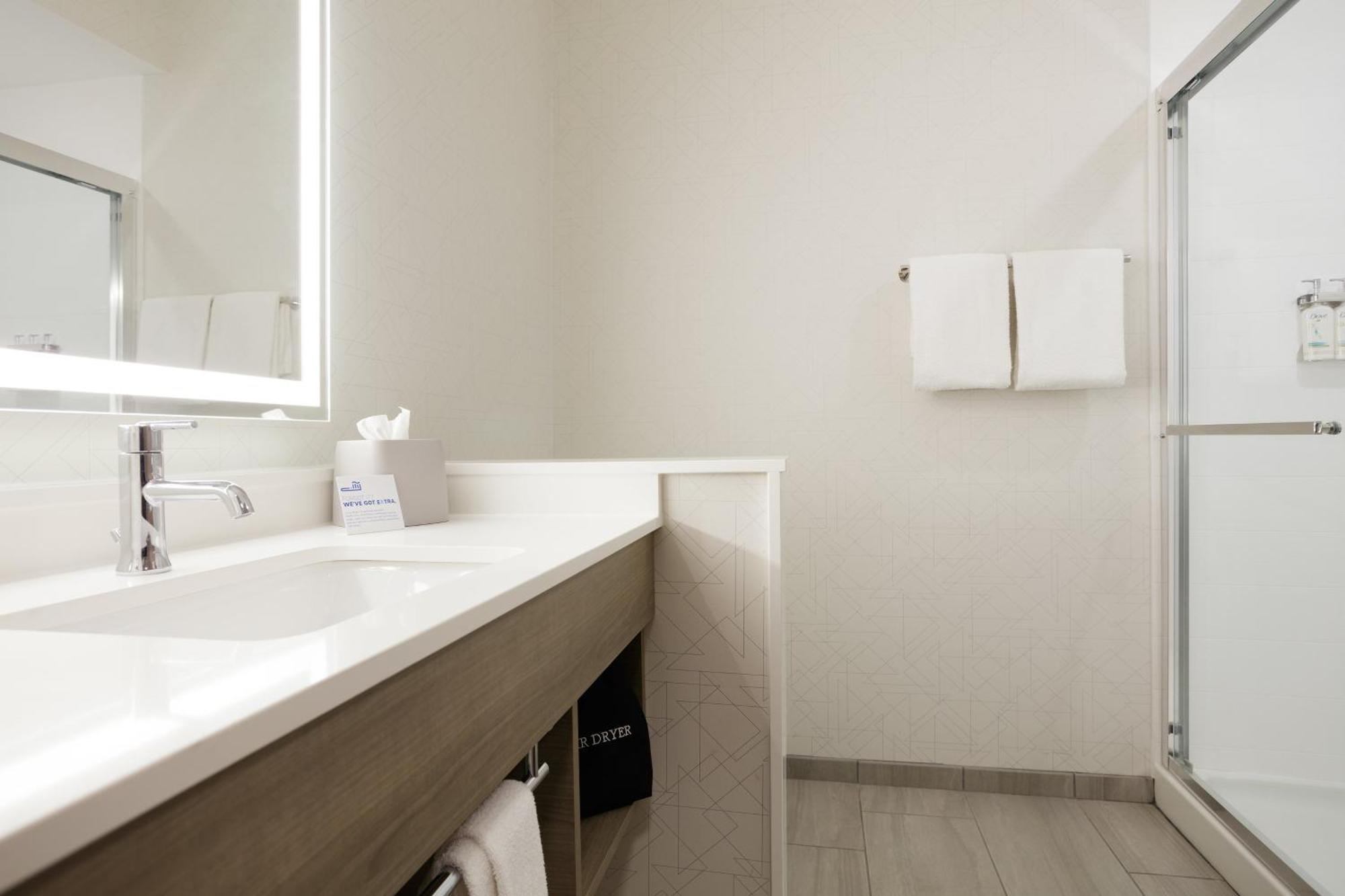 Holiday Inn Express Hotel & Suites Terre Haute By Ihg Екстер'єр фото