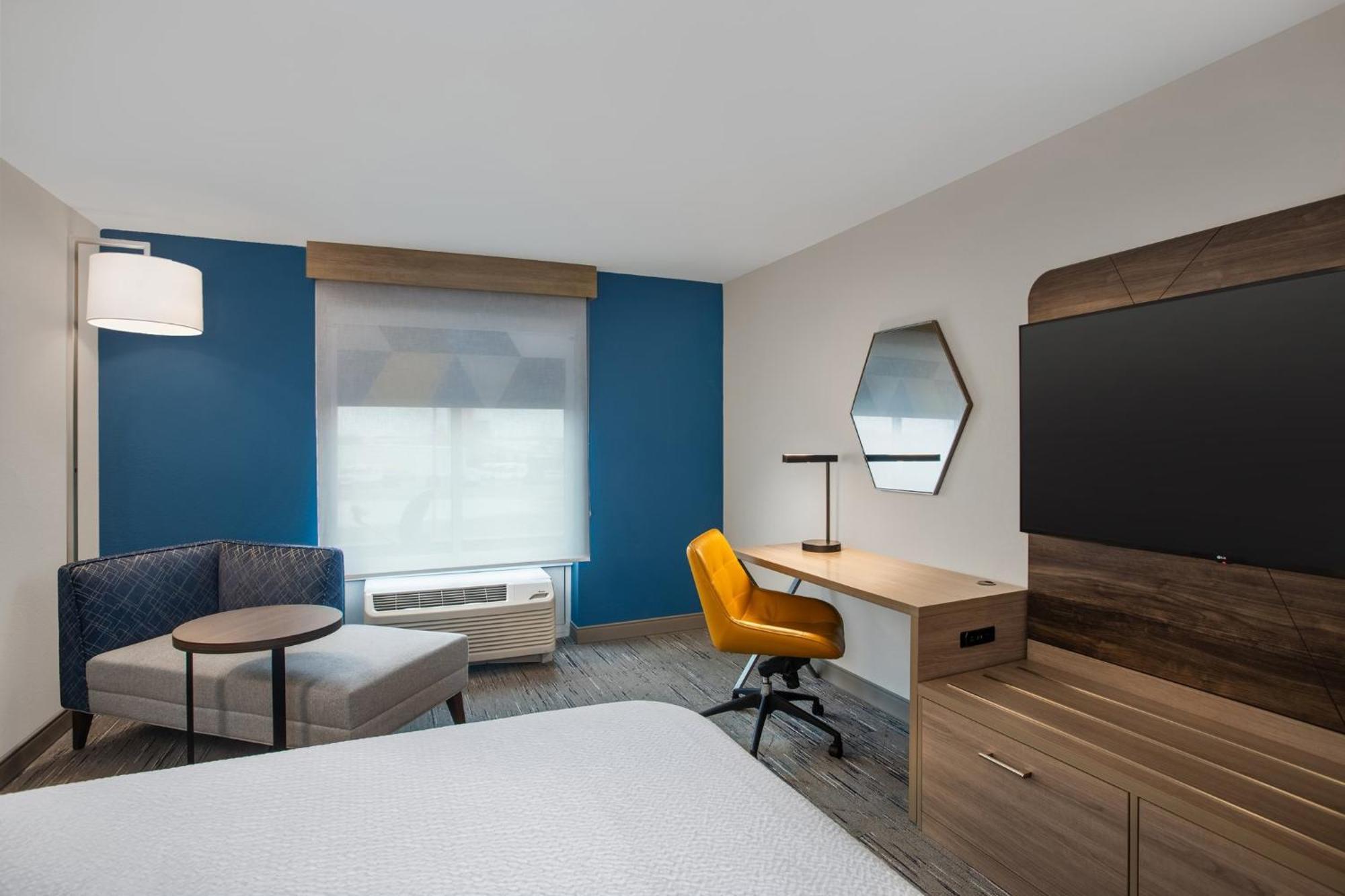 Holiday Inn Express Hotel & Suites Terre Haute By Ihg Екстер'єр фото
