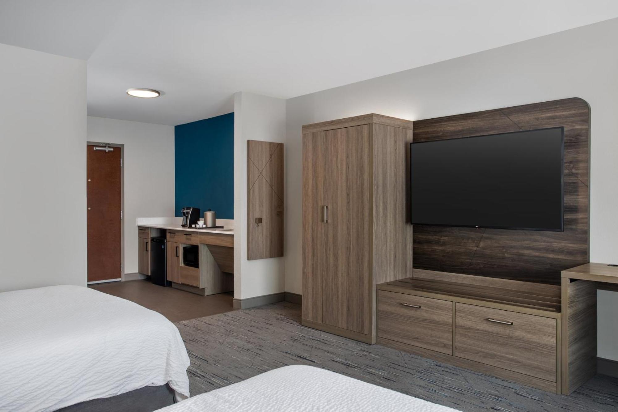 Holiday Inn Express Hotel & Suites Terre Haute By Ihg Екстер'єр фото