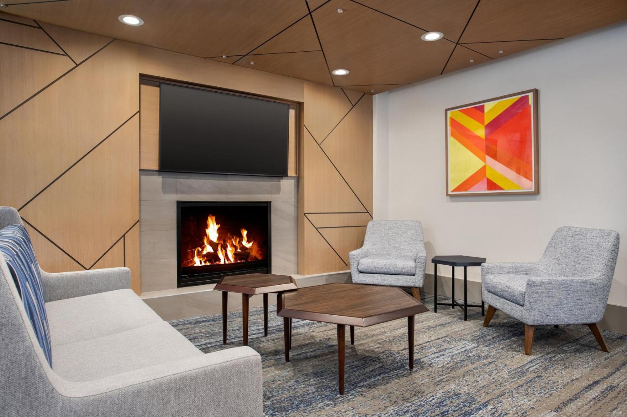Holiday Inn Express Hotel & Suites Terre Haute By Ihg Екстер'єр фото