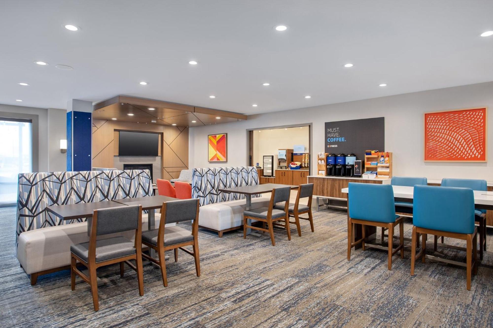 Holiday Inn Express Hotel & Suites Terre Haute By Ihg Екстер'єр фото