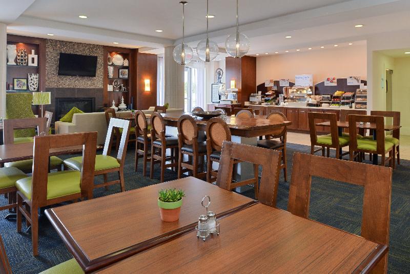 Holiday Inn Express Hotel & Suites Terre Haute By Ihg Екстер'єр фото