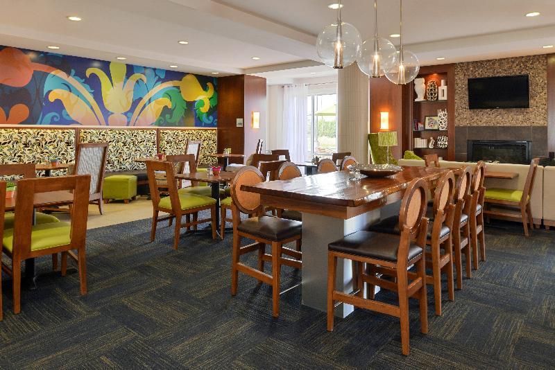Holiday Inn Express Hotel & Suites Terre Haute By Ihg Екстер'єр фото