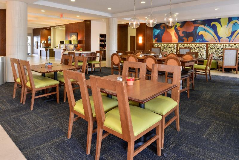 Holiday Inn Express Hotel & Suites Terre Haute By Ihg Екстер'єр фото